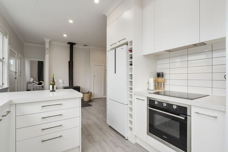 Photo of property in 96 Ferguson Street, West End, Palmerston North, 4412