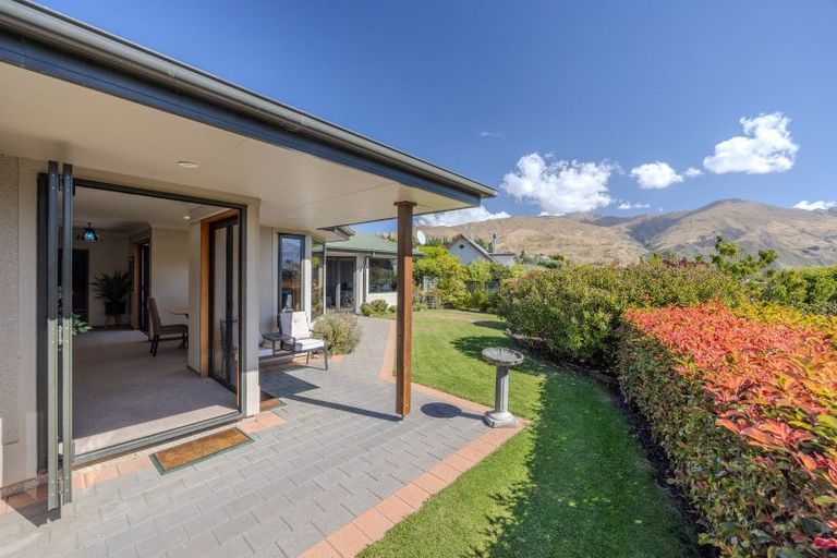 Photo of property in 24 Kings Drive, Wanaka, 9305
