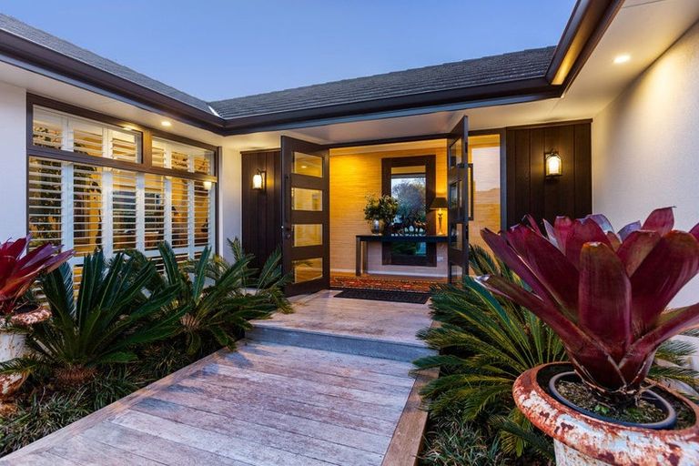 Photo of property in 1 Tupare Place, Highlands Park, New Plymouth, 4312