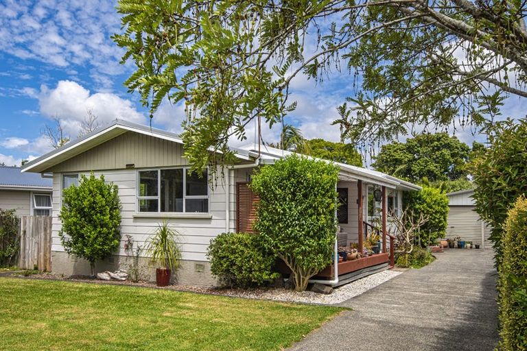 Photo of property in 16 Beazley Crescent, Tikipunga, Whangarei, 0112