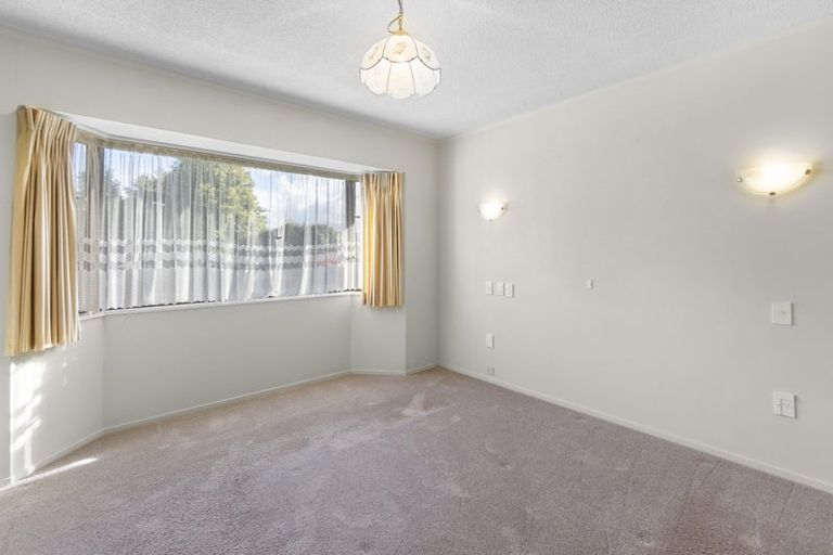 Photo of property in 6 Kingfisher Way, Te Kowhai, Hamilton, 3288