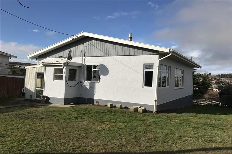 Photo of property in 1 Mcneil Street, Balclutha, 9230