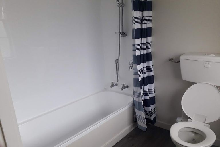 Photo of property in 354 Oxford Terrace, Avalon, Lower Hutt, 5011