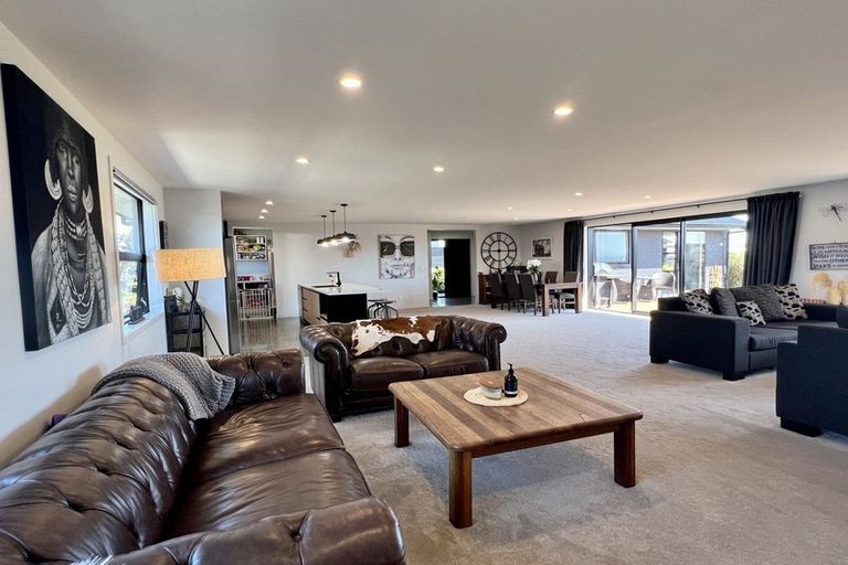 Photo of property in 9 Court Of Ascot, Seaward Bush, Invercargill, 9812