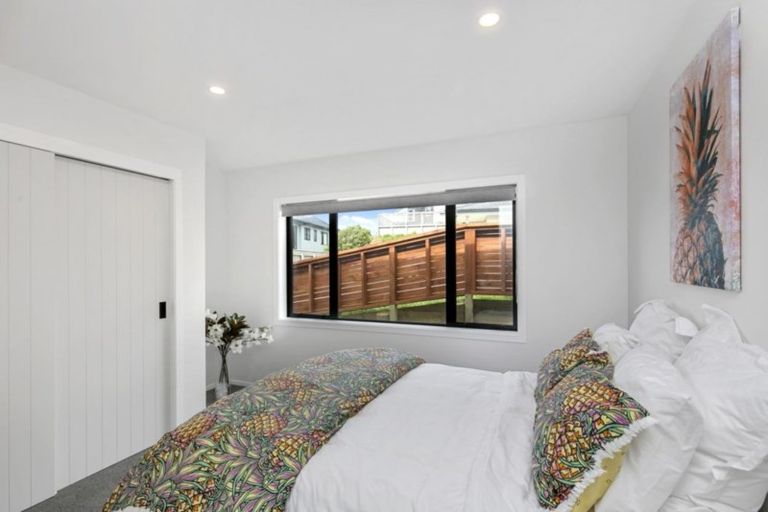 Photo of property in 5 Heaphy Court, Aotea, Porirua, 5024