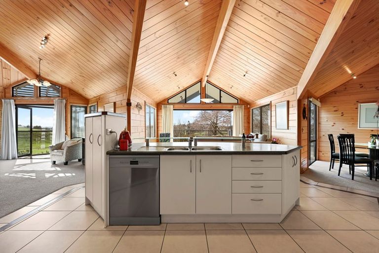 Photo of property in 30 Stonebridge Road, Temple View, Hamilton, 3289
