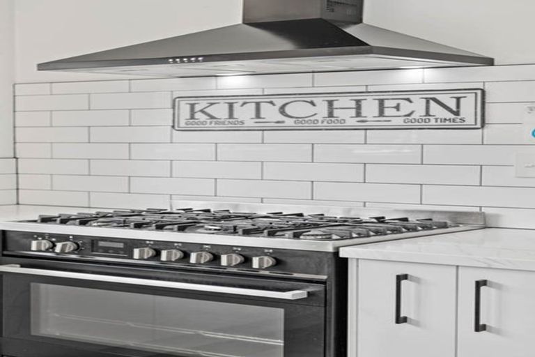 Photo of property in 84 Shaw Road, Oratia, Auckland, 0604