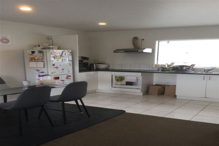 Photo of property in 1/1 Briar Way, New Lynn, Auckland, 0600