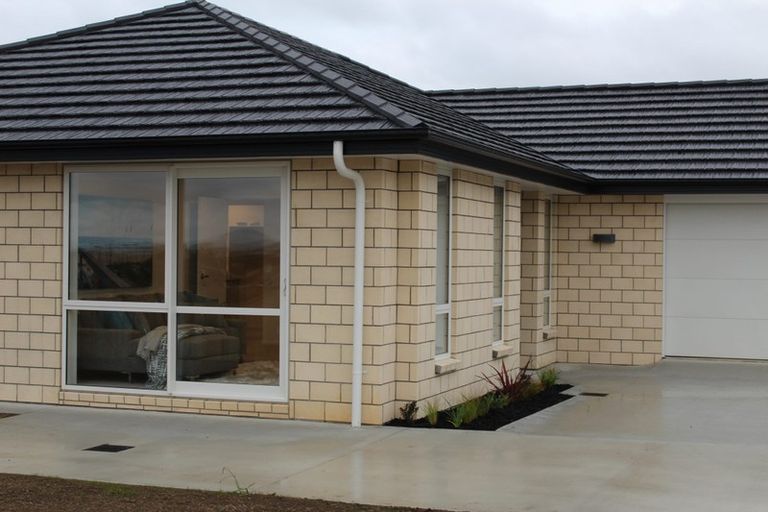 Photo of property in 12 Ulcoats Lane, Pokeno, 2402