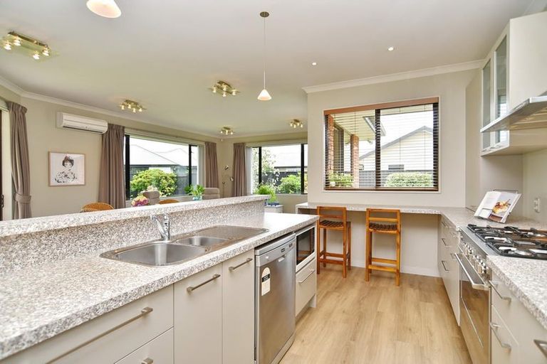 Photo of property in 6 Taunton Place, Rangiora, 7400