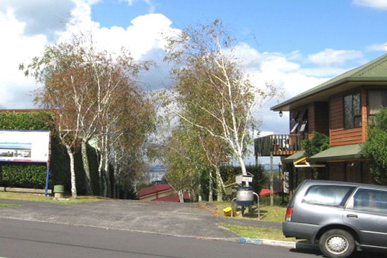 Photo of property in 185 West Harbour Drive, West Harbour, Auckland, 0618