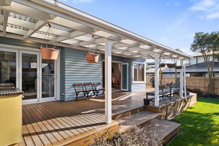 Photo of property in 16 Kotare Street, Fendalton, Christchurch, 8041