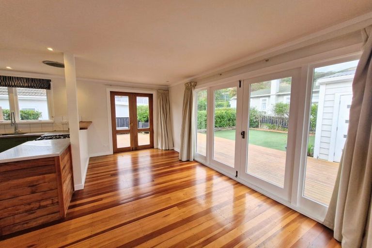 Photo of property in 1 Burrows Avenue, Karori, Wellington, 6012