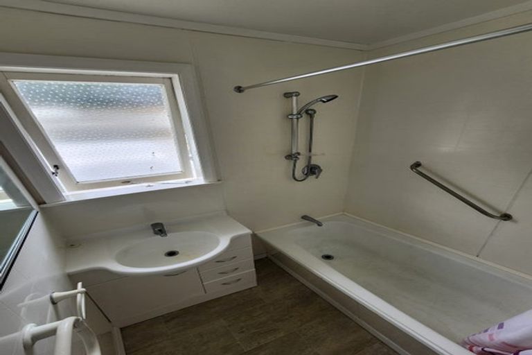 Photo of property in 49 Taylor Terrace, Tawa, Wellington, 5028