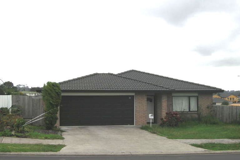 Photo of property in 1 Greenberry Drive, Ranui, Auckland, 0612