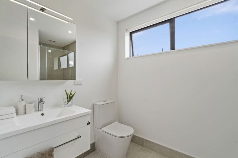 Photo of property in 1d Lowe Street, Belmont, Auckland, 0622