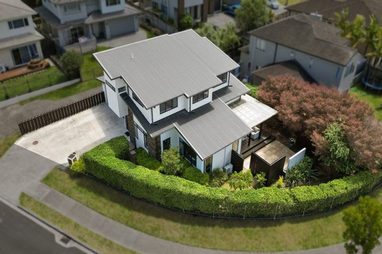 Photo of property in 22 Midhurst Avenue, Henderson, Auckland, 0612