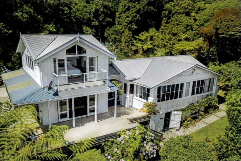 Photo of property in 74 Cluny Road, Plimmerton, Porirua, 5026