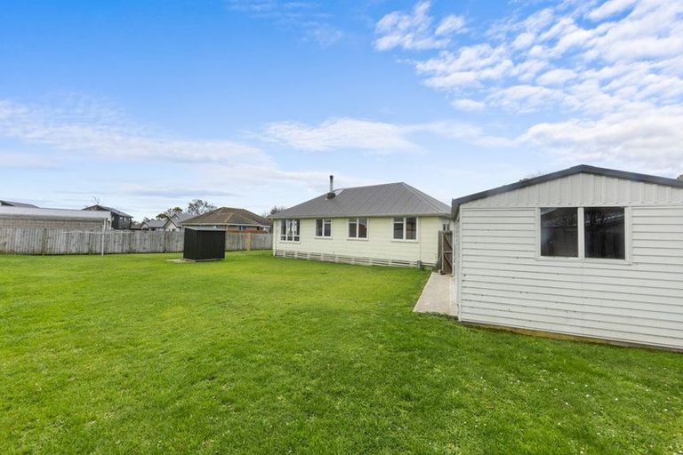 Photo of property in 23 Lambeth Crescent, Northcote, Christchurch, 8052