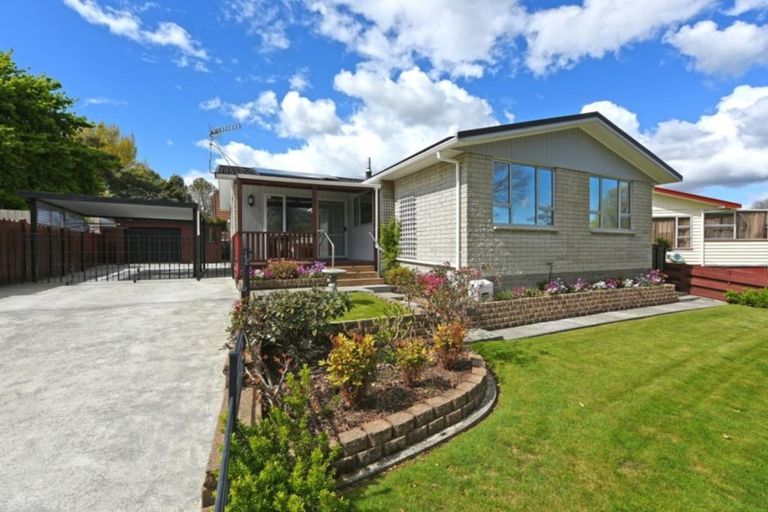 Photo of property in 90 California Drive, Totara Park, Upper Hutt, 5018