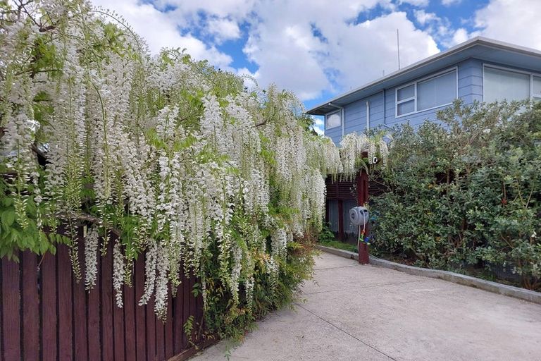 Photo of property in 2/52 Lochee Road, Upper Riccarton, Christchurch, 8041