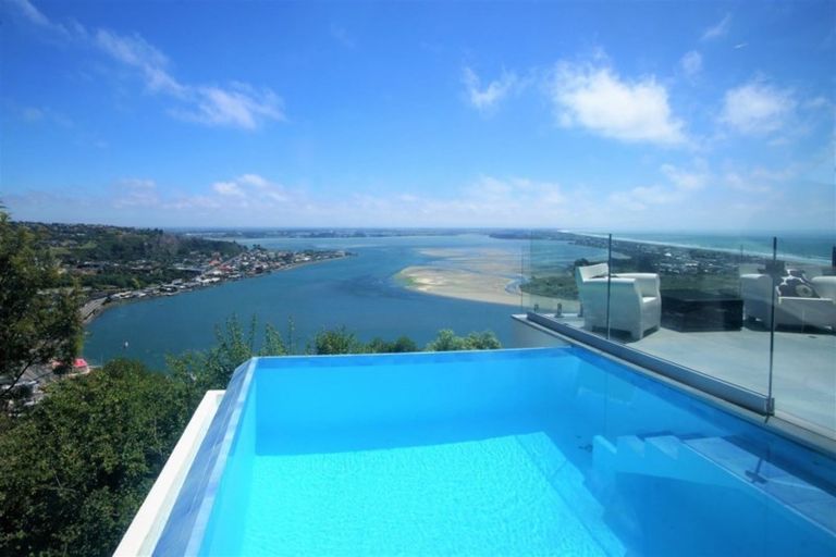 Photo of property in 46 Tuawera Terrace, Clifton, Christchurch, 8081