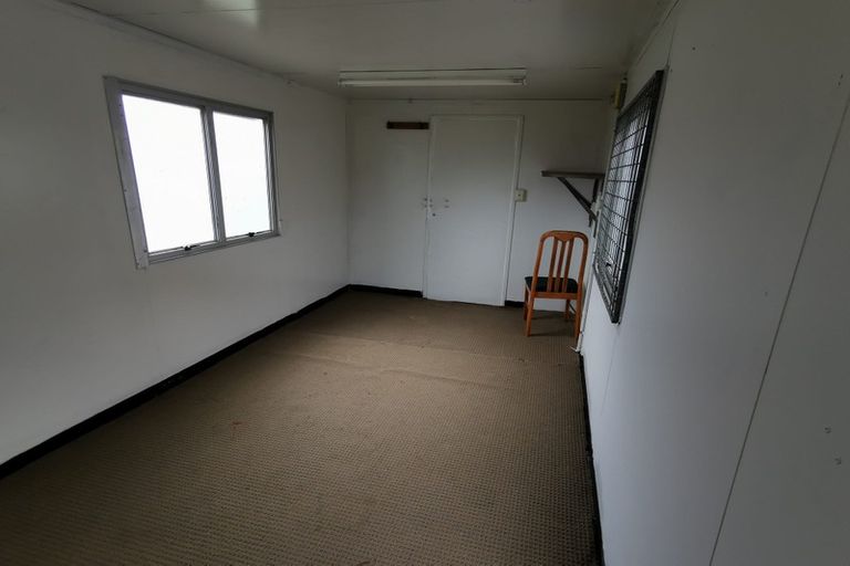 Photo of property in 2/17 Frobisher Way, Clendon Park, Auckland, 2103