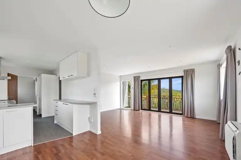 Photo of property in 2/25 Moire Road, Massey, Auckland, 0614