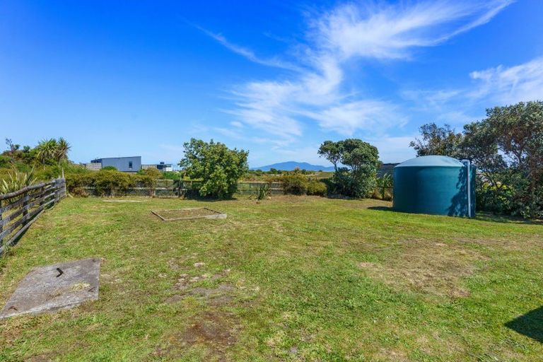 Photo of property in 17 Kitchener Street, Te Horo Beach, Otaki, 5581