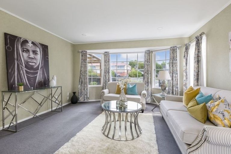 Photo of property in 1/65 Weldene Avenue, Glenfield, Auckland, 0629