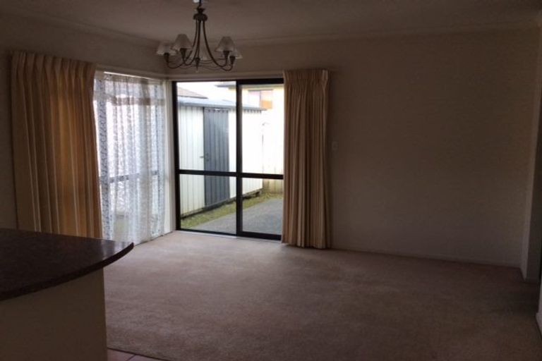Photo of property in 3b Charlenne Close, Ranui, Auckland, 0612