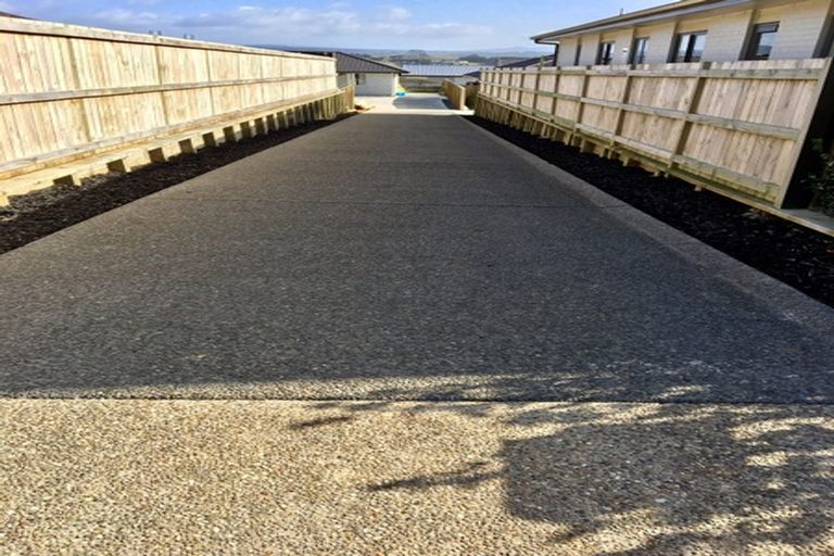 Photo of property in 26 Benmore Crescent, Pyes Pa, Tauranga, 3112