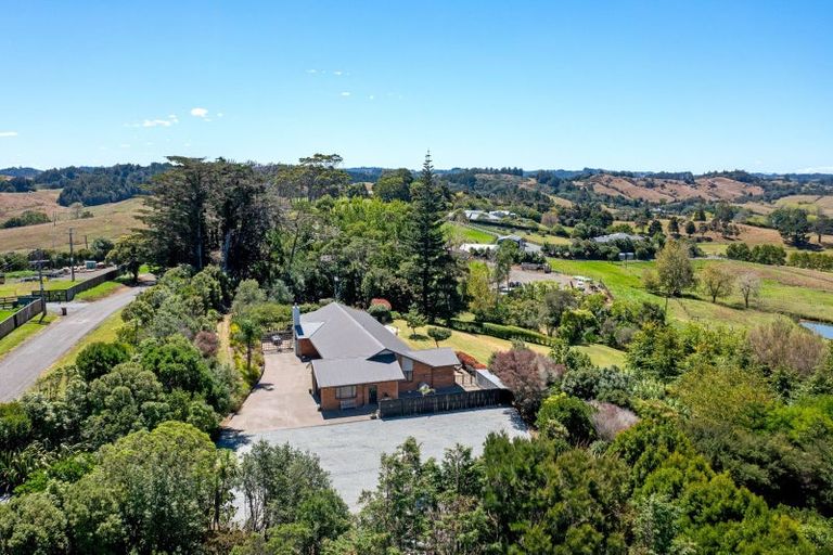 Photo of property in 15 Joblin Road, Wainui, Silverdale, 0994