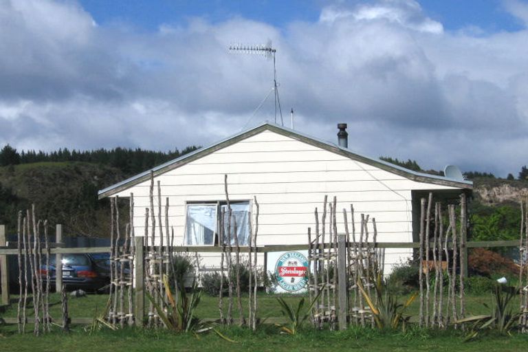 Photo of property in 6 Blake Road, Waitahanui, Taupo, 3378
