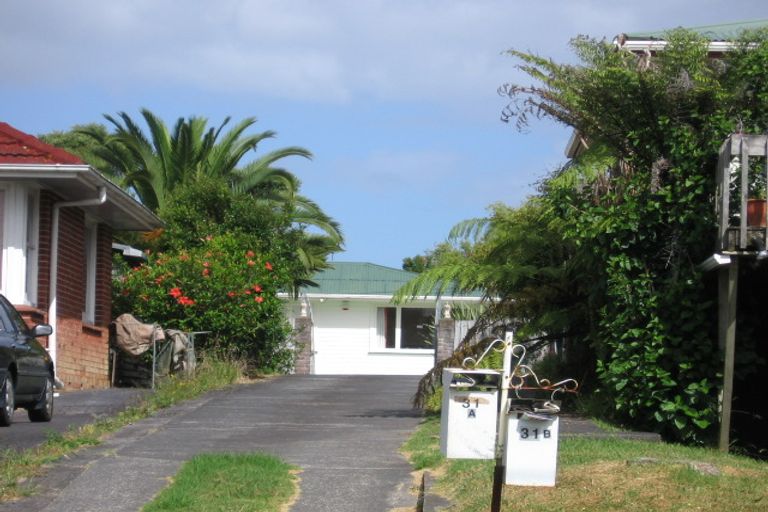 Photo of property in 33 Fairclough Road, Beach Haven, Auckland, 0626