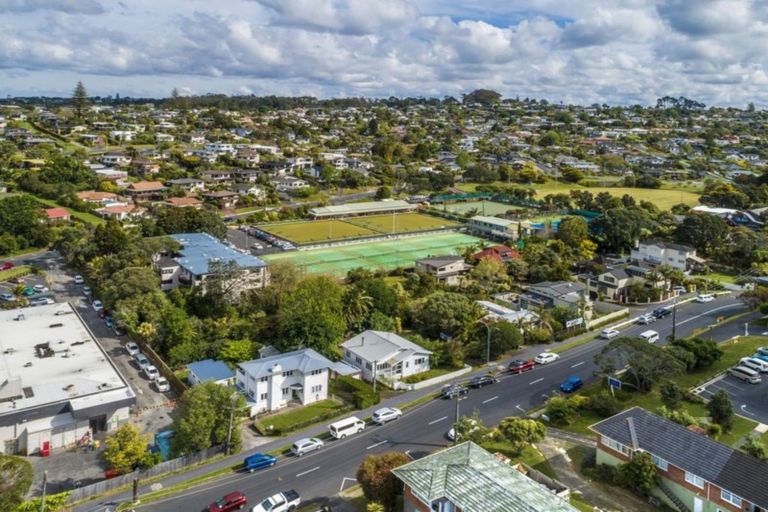 Photo of property in 8 Hastings Road, Mairangi Bay, Auckland, 0630