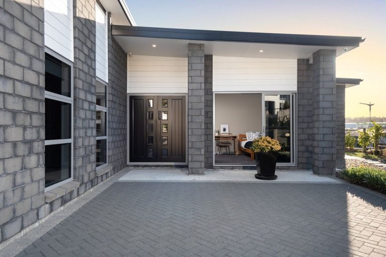 Photo of property in 4 Rochfort Crescent, Pyes Pa, Tauranga, 3112