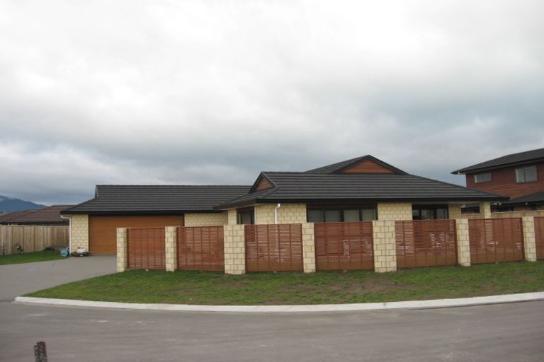 Photo of property in 4 Hulme Way, Raumati Beach, Paraparaumu, 5032