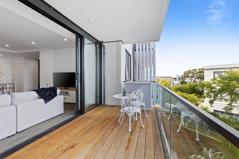 Photo of property in 106/8a Lake Pupuke Drive, Takapuna, Auckland, 0622