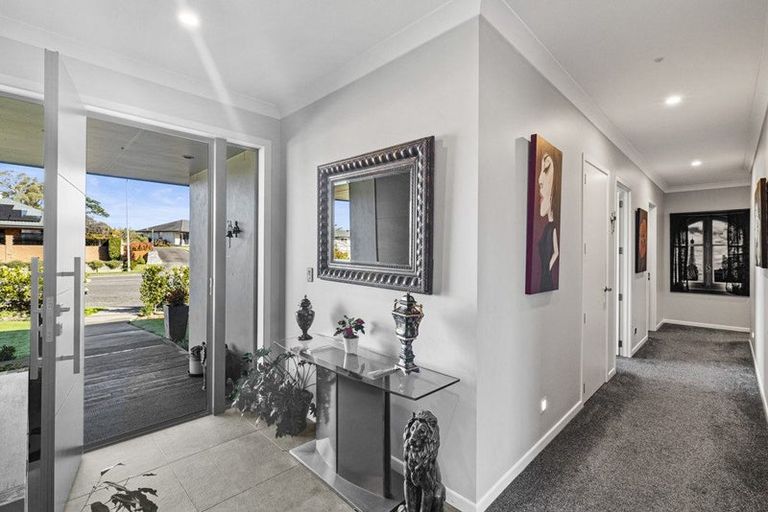 Photo of property in 10 Hanalin Drive, Marton, 4710