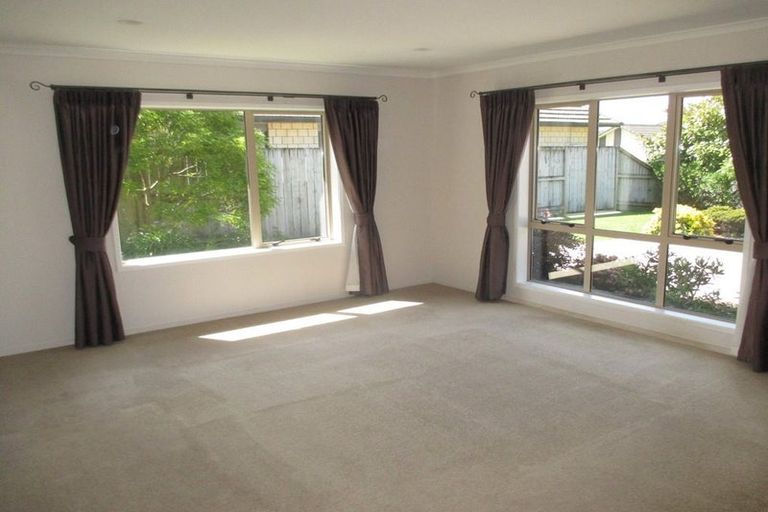 Photo of property in 27 Whitney Place, Rototuna North, Hamilton, 3210