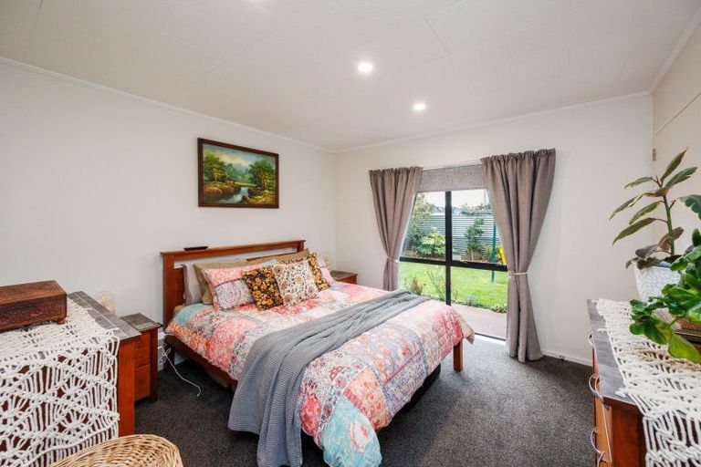 Photo of property in 2a Rutland Place, Milson, Palmerston North, 4414