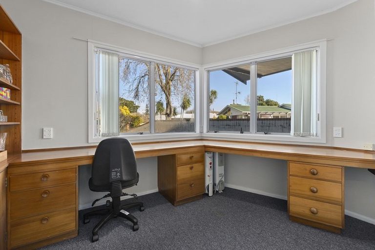 Photo of property in 10 Lynwood Place, Chedworth, Hamilton, 3210