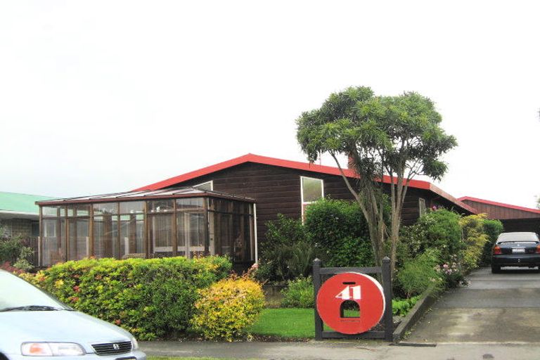 Photo of property in 41 Strathfield Avenue, Dallington, Christchurch, 8061