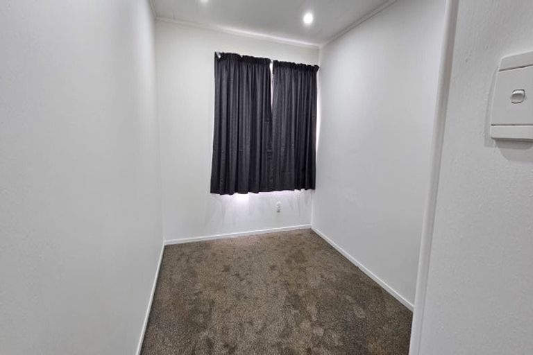 Photo of property in 2 Tuna Place, Manurewa, Auckland, 2102