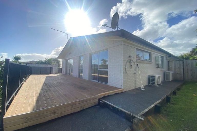 Photo of property in 12 Fielding Crescent, Farm Cove, Auckland, 2012