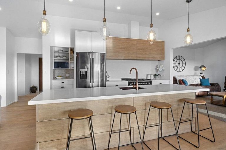 Photo of property in 132 Henwood Road, Paraite, New Plymouth, 4372