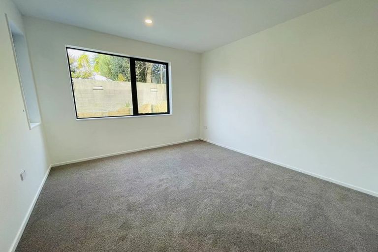 Photo of property in 1b Tui Glen Road, Birkenhead, Auckland, 0626