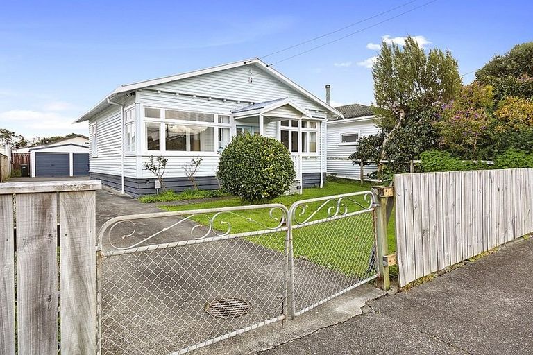 Photo of property in 18 Cudby Street, Woburn, Lower Hutt, 5011