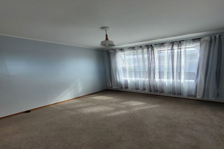 Photo of property in 79 Lauderdale Road, Birkdale, Auckland, 0626